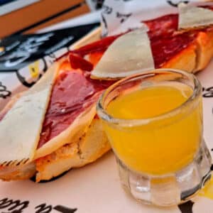 Tapería-en-Mérida-la-tia-birra-espacios-tapeo3